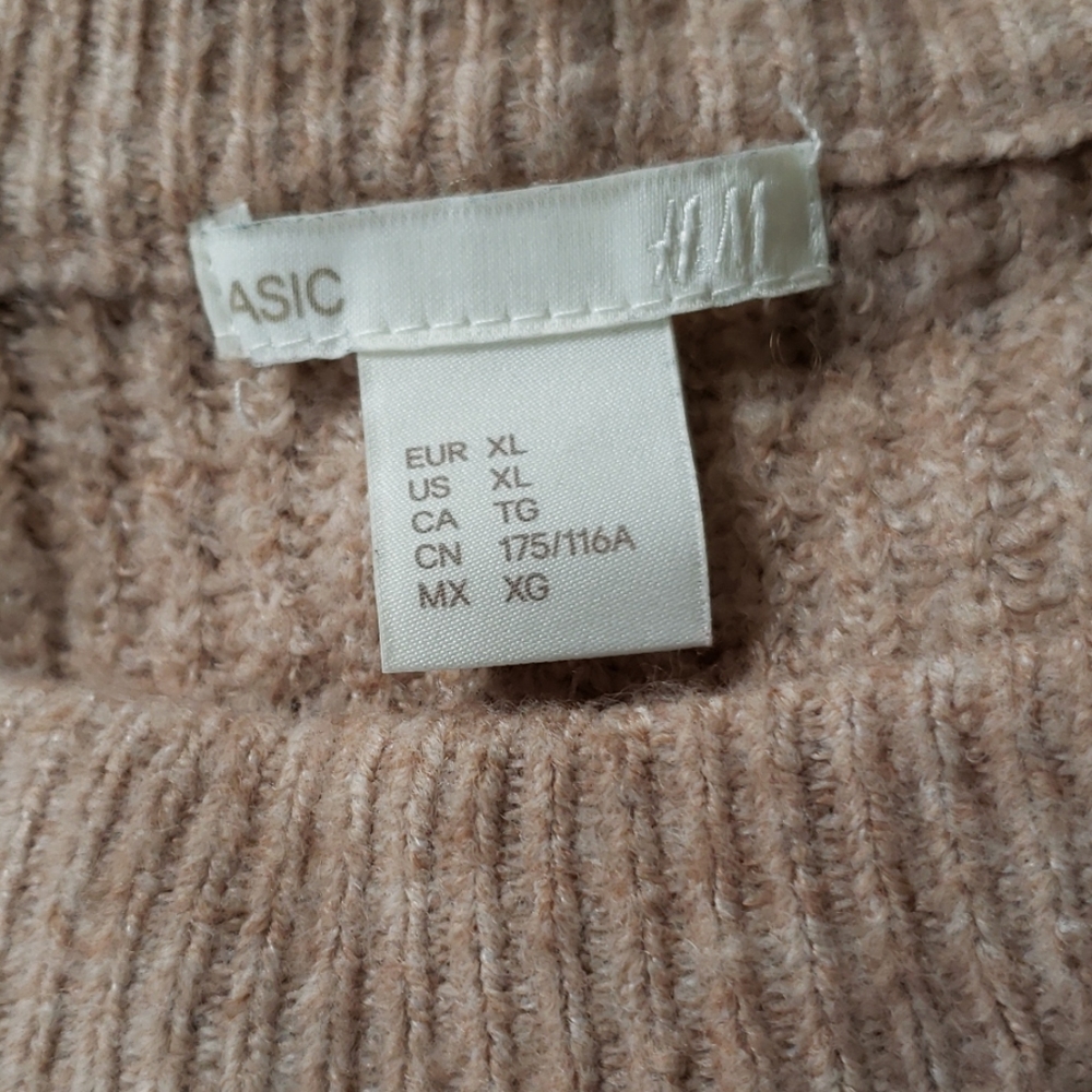 H&M sweater - Picture 2 of 3
